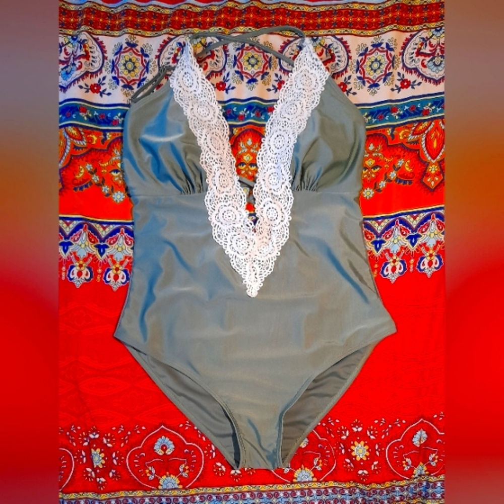 Bathing suit